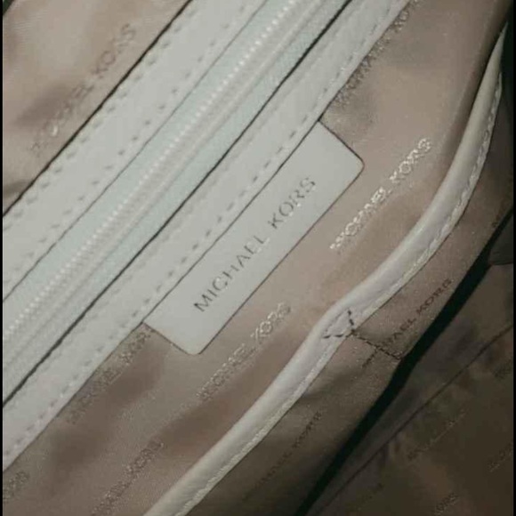 Large Michael Kors Purse - Picture 5 of 6